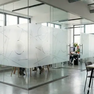 Avery Crystal Glass 80mic