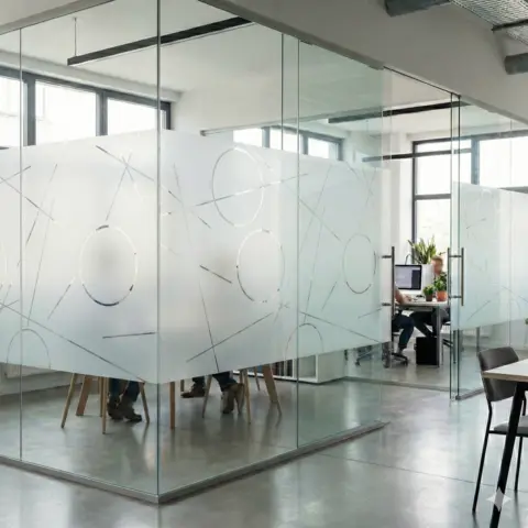 Avery Crystal Glass 80mic