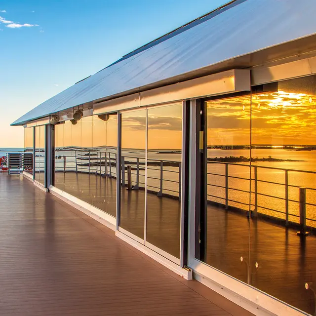 Avery WF Reflective exterior 