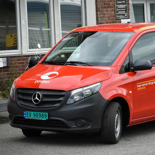 Avery Supreme Wrapping Film (SWF) Colour match Posten Norge 1,52x25m 