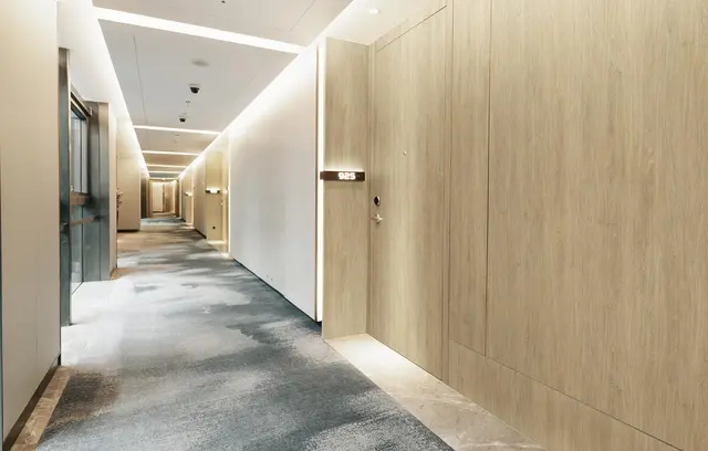 Cover Styl Wood NF44  Bleached Grey Oak  1,22x1m 