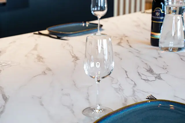 Cover Styl High-resistant Stone HRNE31 Statuary White  1,22x1m 