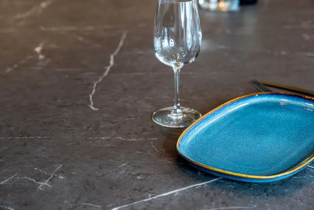 Cover Styl High-resistant Stone HRNF98 Armani Nero  1,22x1m 