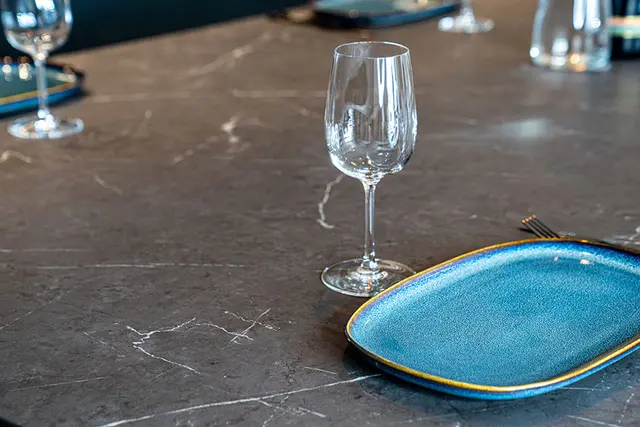 Cover Styl High-resistant Stone HRNF98 Armani Nero  1,22x1m 