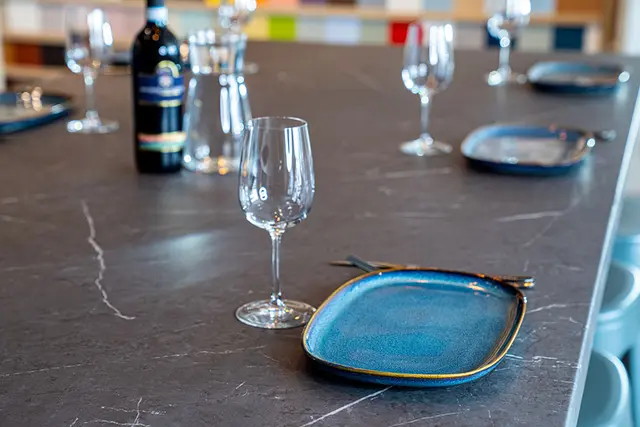 Cover Styl High-resistant Stone HRNF98 Armani Nero  1,22x1m 