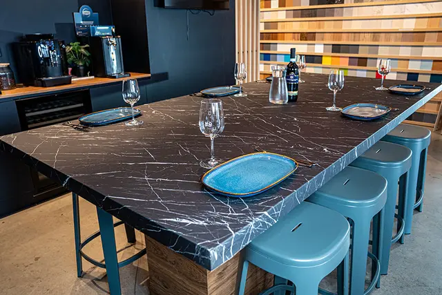 Cover Styl High-resistant Stone HRU50 Nero Marquina  1,22x1m 