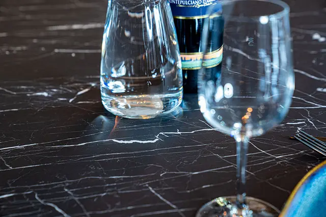 Cover Styl High-resistant Stone HRU50 Nero Marquina  1,22x1m 