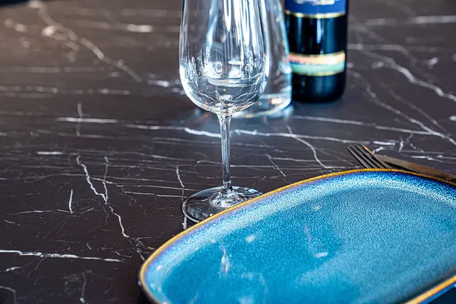 Cover Styl High-resistant Stone HRU50 Nero Marquina  1,22x1m 