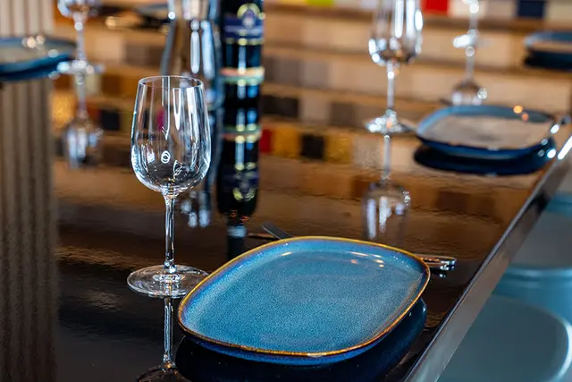 Cover Styl High-resistant Color HRJ5 Lacquered black  1,22x1m 