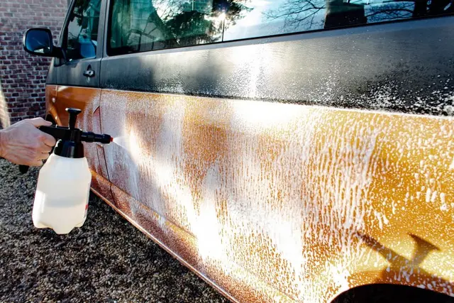 Yellotools EasyPump Foam Pumpekanne for Ape skumprodukter 