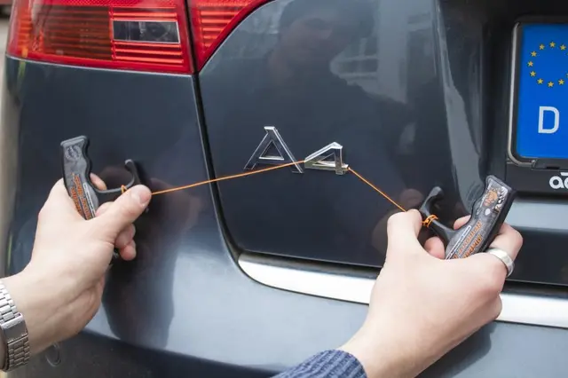 Yellotools PlateLine Remover emblemfjerneverktøy 