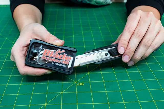 Yellotools BladeBreaker Pro verktøy for å knekke knivblad 